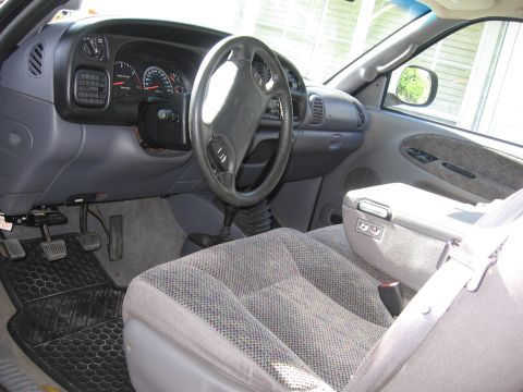 1999 Dodge 2500 photo