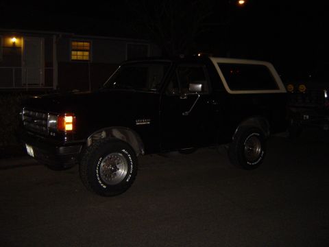 1991 Ford Bronco - New shoes (31" BFG All -Terrains)