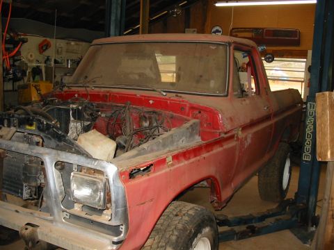 1978 Ford Bronco - Stage 2 driverside front ---front clip will not be saved I like the round headlight look anyway. Vintage, the only way to go!!!! pic 8