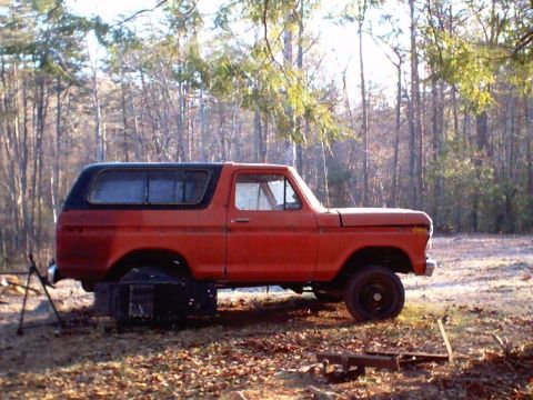 1978 Ford Bronco - STAGE 1 This is the truck to be restored.......been sitting for while in the yard waiting its turn. Sold truck with A/C and very little rus…
