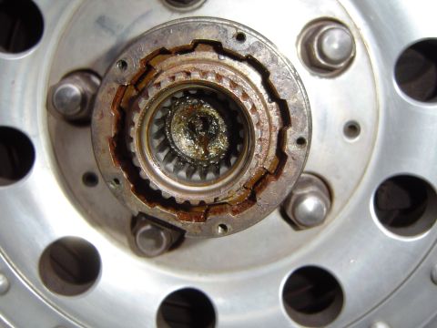 1991 Ford Bronco - Removed the inner clip to remove the spring