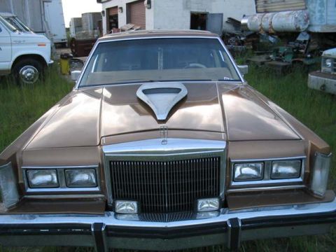 1984 Lincoln Town Car photo