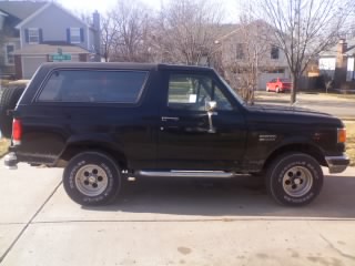 1988 Ford Bronco - Side view