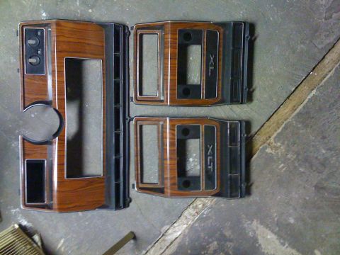 1984 Ford F-250 - 80-82 Ford F-Series and Bronco rosewood bezels