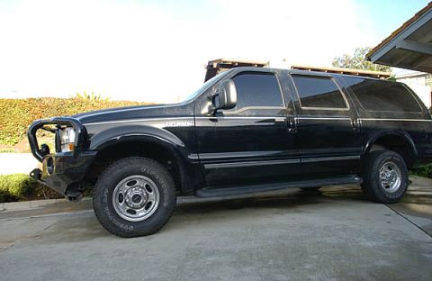 2003 Ford Excursion photo