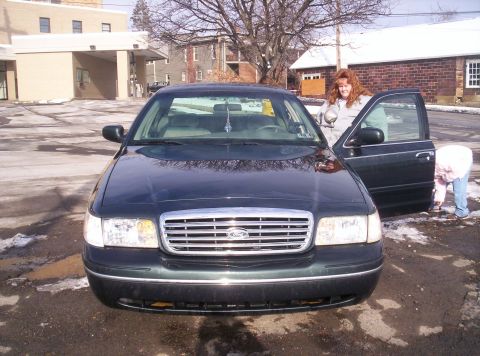 1999 Ford Crown Victoria photo