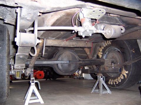 1975 Ford Granada - random rearend picture, electric fuel pump also