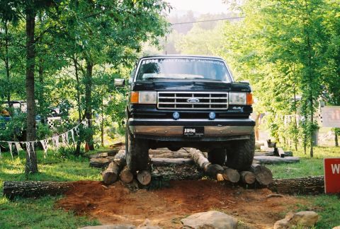 1991 Ford Bronco - Flight 351 leaving for crawfords