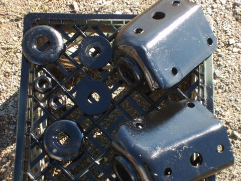 1989 Ford Bronco - theres always enough paint to go around. the rad arm brackets