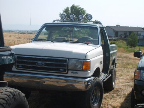 1989 Ford Bronco - pics from first competion rock crawl didn't do spectacular since the course was built for toys and sami's