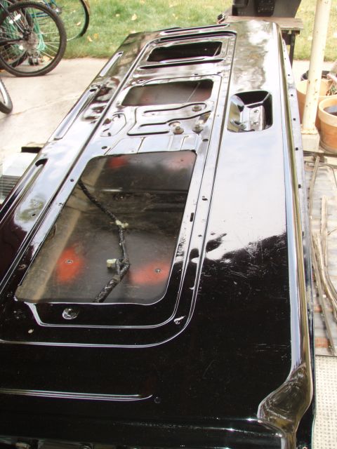 1992 Ford Bronco - i was debating on buying a new shell from Bronco Graveyard, because i thought the chances of finding another rust free tailgate was slim. s…
