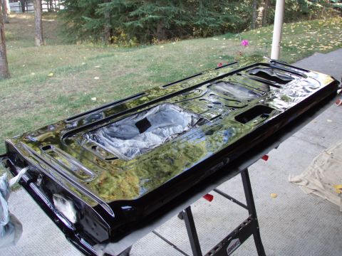 1992 Ford Bronco - the gloss paint looks great.