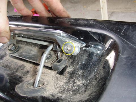 1992 Ford Bronco - remove the c-clip to release the latch rod. then remove the latch mechanism
