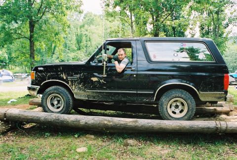 1991 Ford Bronco - The bumper didnt look so good after I got down from there.