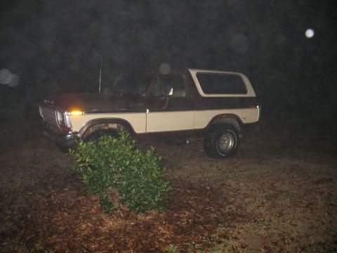 1993 Ford Bronco - Sucky night pics!