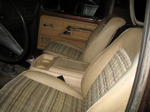 1993 Ford Bronco - pimpin interior