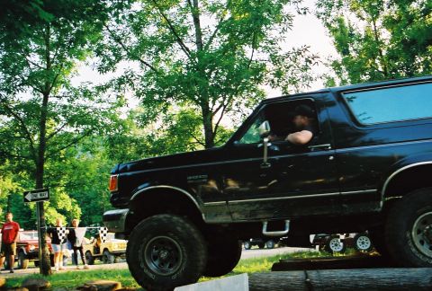 1991 Ford Bronco - Can you believe he still has his steps