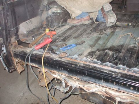 1995 Ford Bronco - spot welds cut off rear support and a little bad metal off floor