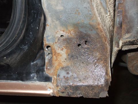 1995 Ford Bronco - rusty b- pilar on drivers side