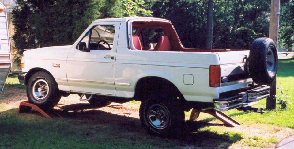 1993 Ford Bronco “Ford850”