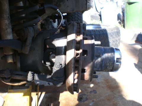 1990 Ford Bronco - Now bled everything. Did a F250 master cylinder as well. As it needed one and why not upgrade.