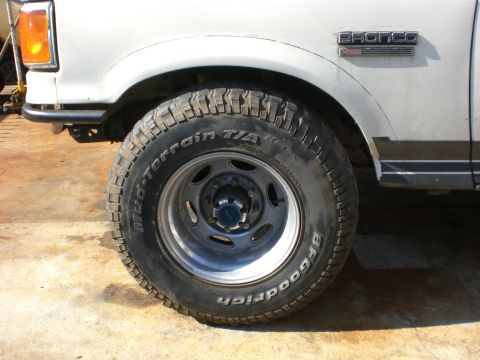 1990 Ford Bronco - 33x12.50x16.5. Finished and no alignment needed. Now to do the rear.