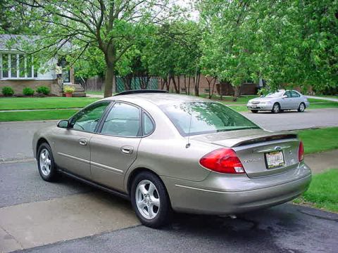 2003 Ford Taurus photo