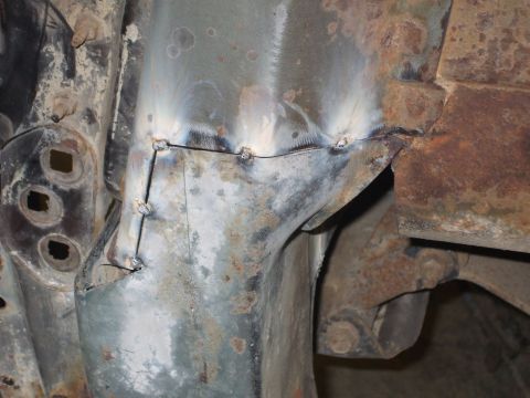 1995 Ford Bronco - rear support tacked in place