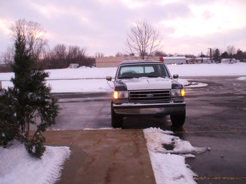 1990 Ford Bronco - Waiting for me outside work. Awesome daily driver - could you ask for anything more?