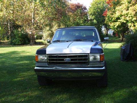 1990 Ford Bronco - Cleaned up. Fall 2008.
