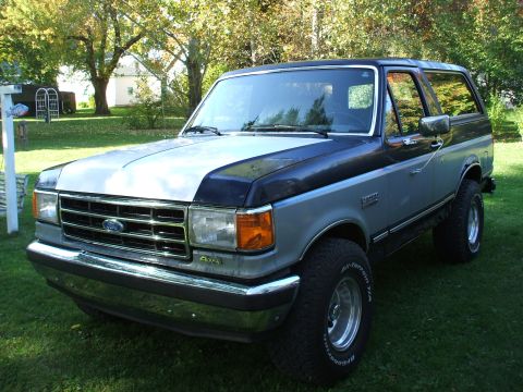 1990 Ford Bronco - cleaned up fall 08.
