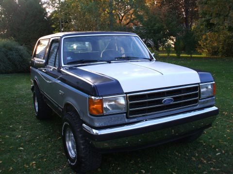 1990 Ford Bronco - sunset - all cleaned up in fall 08. Top back on.