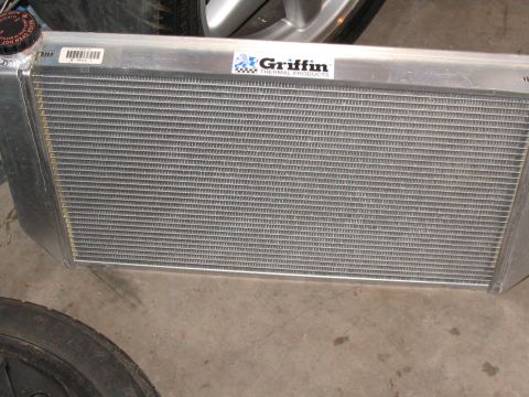 2001 Pontiac Trans Am - A Griffin aluminum radiator is shown, with a Supermotors.net watermark at the bottom.