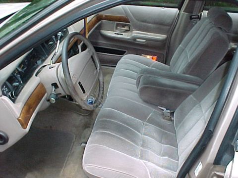 1992 Ford Crown Victoria - Cloth interior