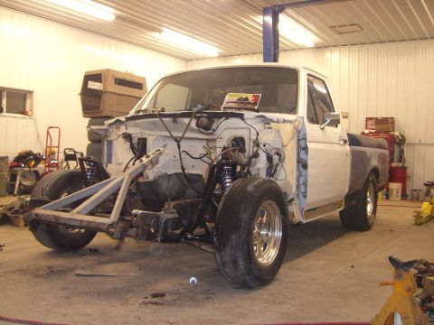 1994 Ford F-150 - Got the AJE kit installed and the truck sitting at about the ride height that it should be at....