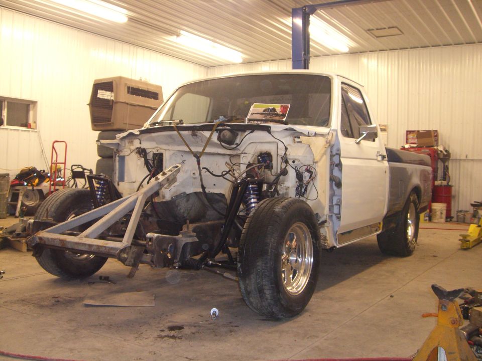 Got the AJE kit installed and the truck sitting at about the ride height that it should be at....
