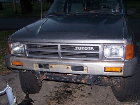 1988 Toyota Pickup/SR5 - Front of truck