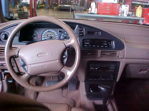 1995 Ford Taurus photo