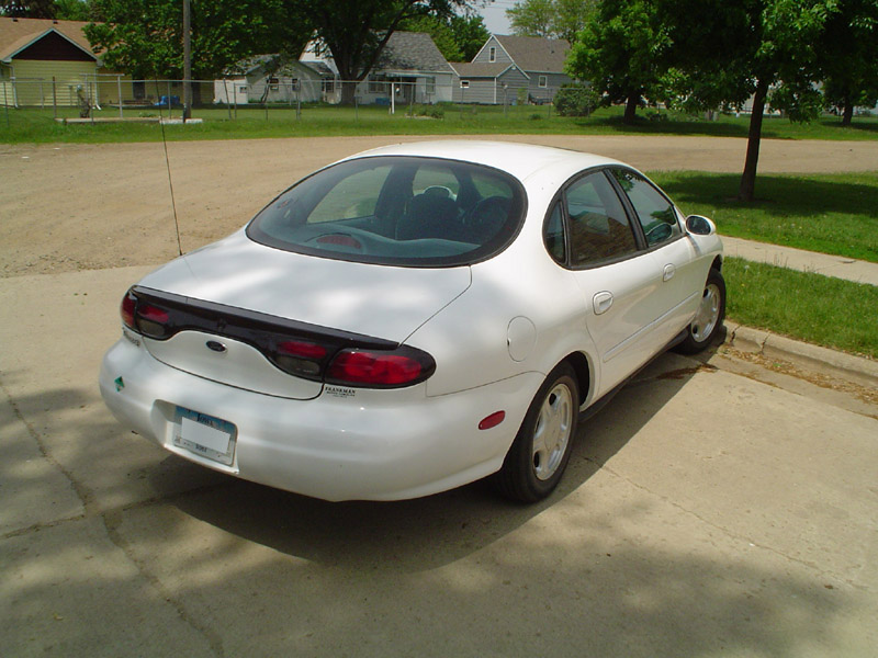1998 Ford Taurus