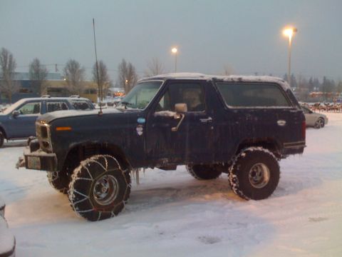 1986 Ford Bronco - It may not look like a bunch of snow, but it was mosly ice under that. ALSO we had about 15 inches or so of it, so man what a bunch of fun.…