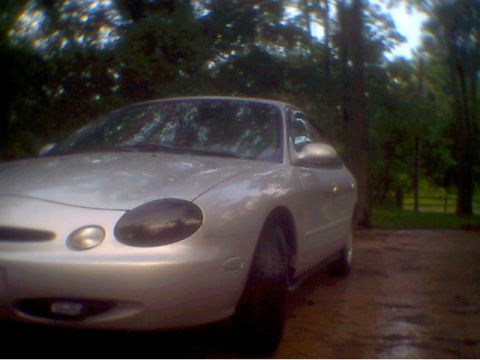1997 Ford Taurus - close up of my AVS ventshades