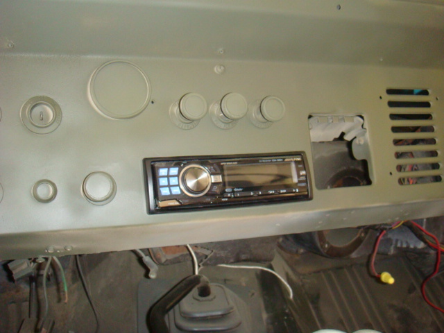 Alpine CD player with ipod control