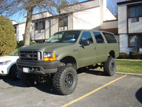 2000 Ford Excursion photo