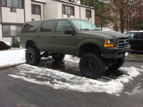 2000 Ford Excursion photo