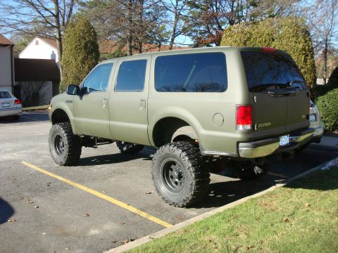 2000 Ford Excursion photo