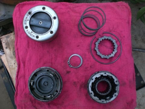 1990 Ford Bronco - Standard ford/warn manual hubs