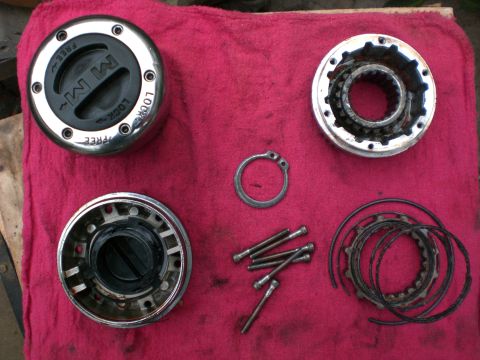 1990 Ford Bronco - Standard MM Mile Marker manual hubs