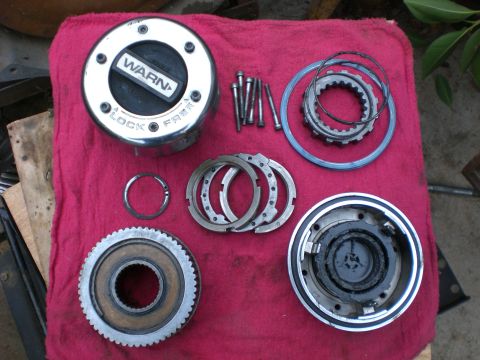 1990 Ford Bronco - Newer (late 80's) D50TTB HD and D60 ford/warn standard manual hubs, 30 spline