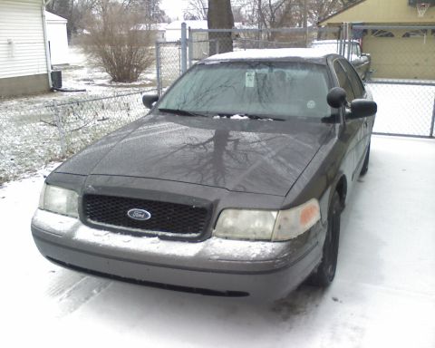2000 Ford Crown Victoria photo