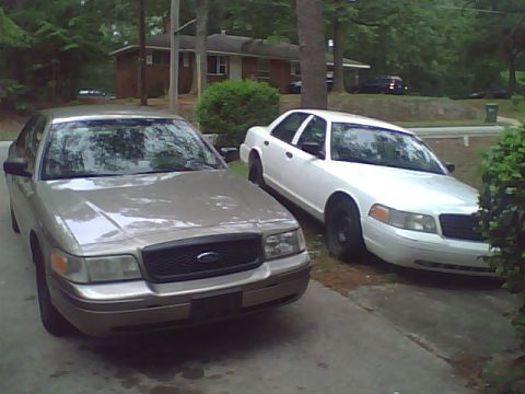 2001 Ford Crown Victoria photo